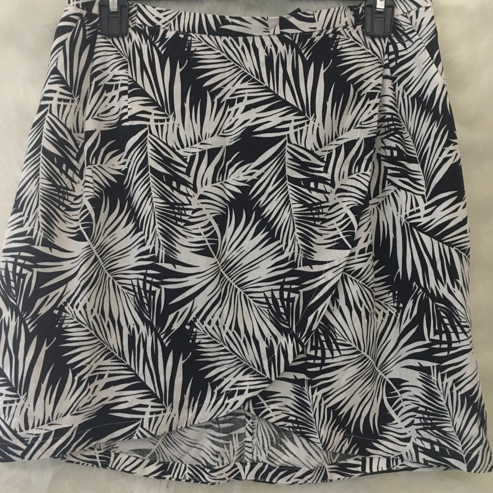 Black & white floral print